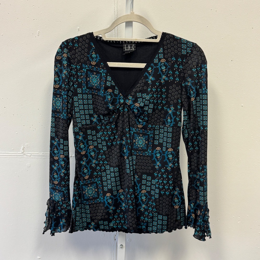 Y2K INC International Concepts Petite Floral Mesh V-Neck Top Small Whimsical‎